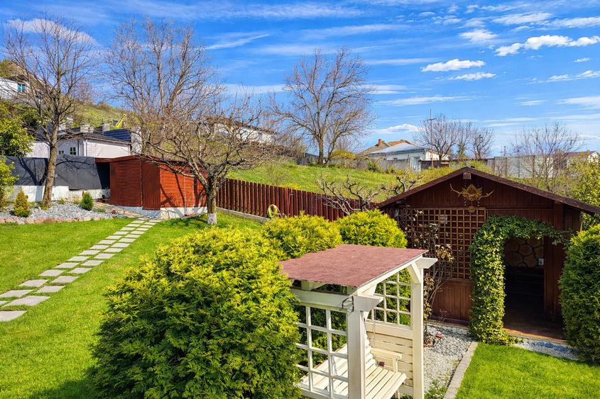 Vilă elegantă, 7 camere, cu sală de fitness și saună — Bucium, Iași