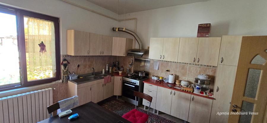 Casa cu etaj in Catamarasti Deal