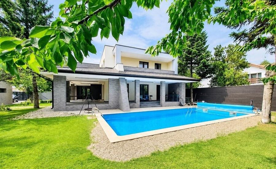 Modern villa | heated pool | 4 parking spaces | Iancu Nicolae | Cambridge School