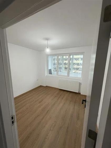 Apartament 3 camere Vatra Luminoasa