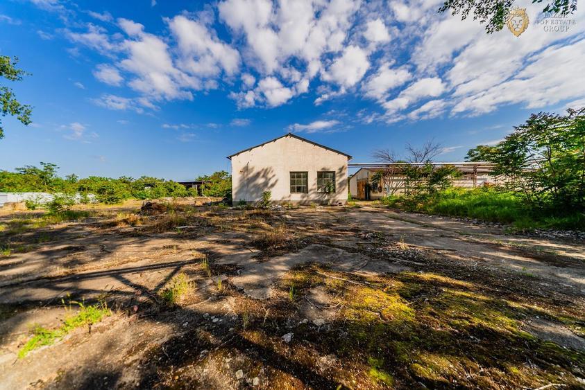Cladire industriala de vanzare cu potential 3,5 ha in Batania