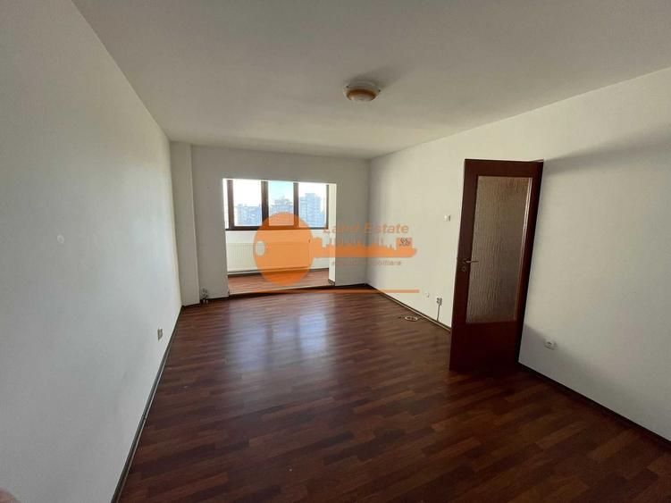Apartament 2 camere – vedere liberă către Piața Victoriei
