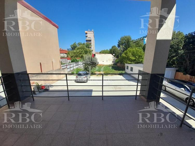 Casa pentru birouri de 300 mp cu 6 parcari Semicentral