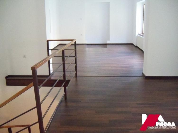 Inchiriez spatiu pretabil cafenea/restaurant cu schimbare destinatie in aliment
