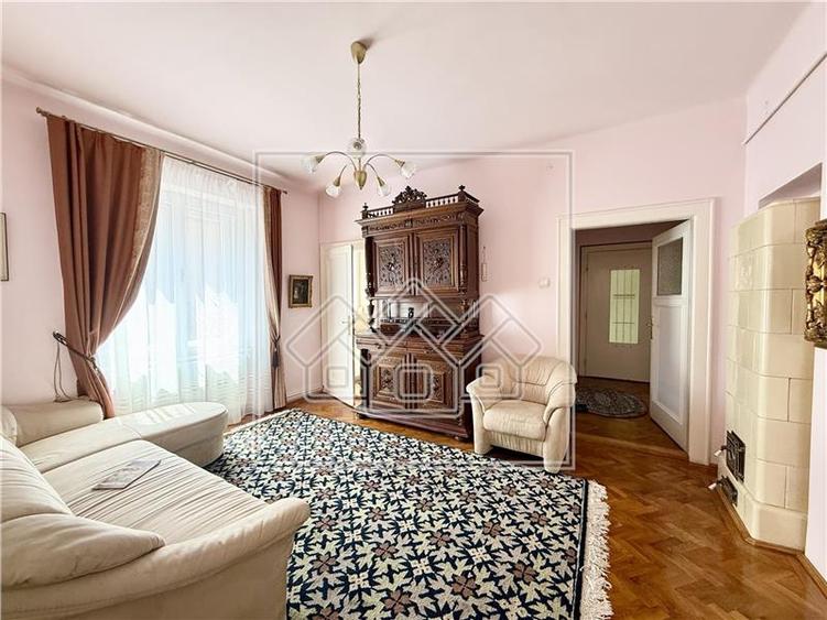 Apartament cu 4 camere si 2 bai - etaj 1 - Piata Habermann