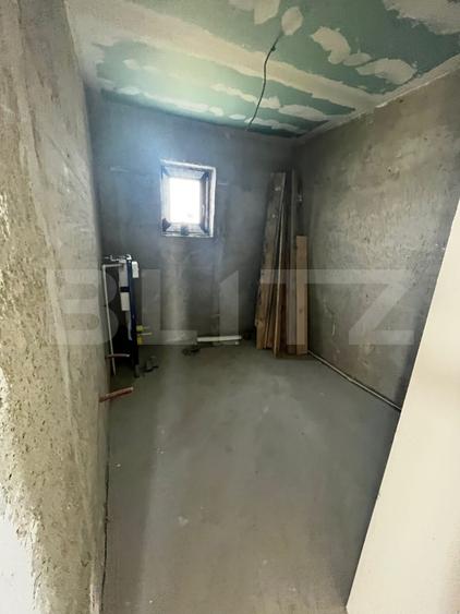 Casa de vanzare, 500 mp, zona Sendreni