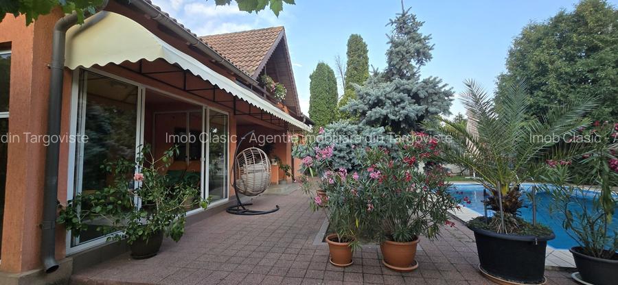 Vânzare Proprietate deosebita cu piscina, Gura Ocnitei Dambovita