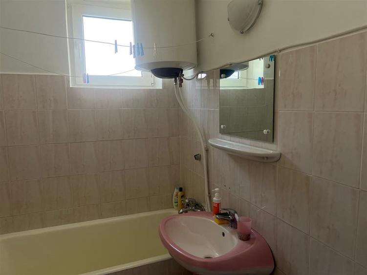 Apartament 3 camere Brad