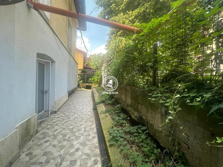 Apartament o camera de vanzare Copou