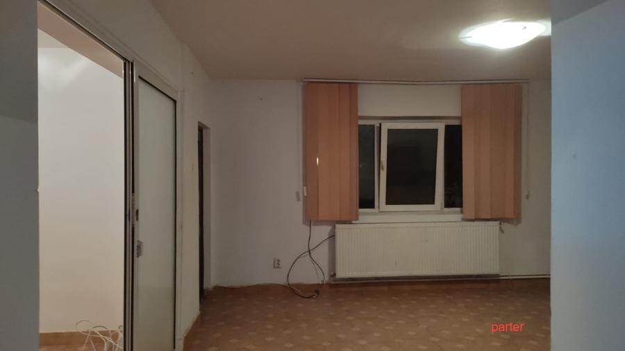 Vand casa P+1+M zona km 5, singur curte, teren 500 mp