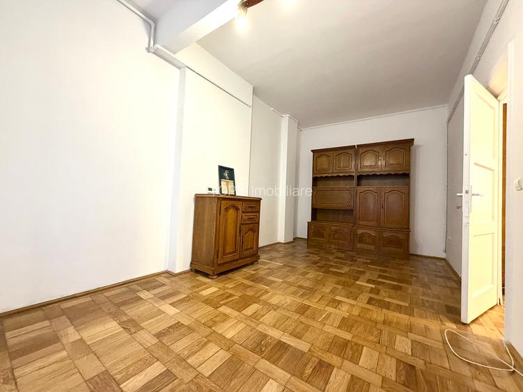 Parter in Vila cu intrare Individuală / Cotroceni/ Centrala Proprie