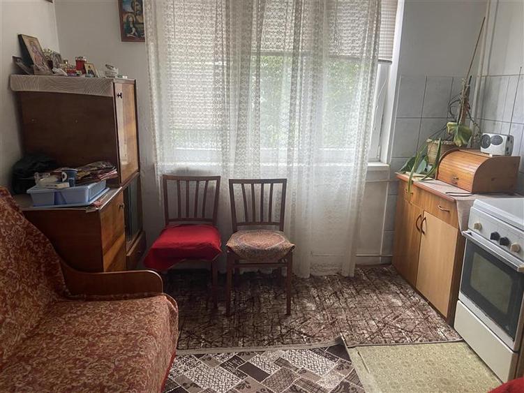 Garsoniera de vanzare Focsani , et 3 4 , zona Gara , libera