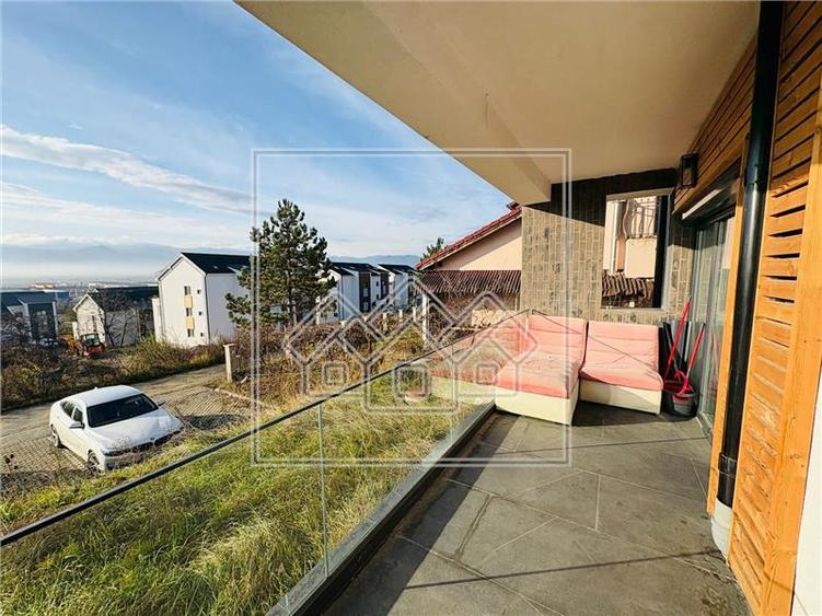 Apartament decomandat cu 2 camere, terasa, mobilat si utilat