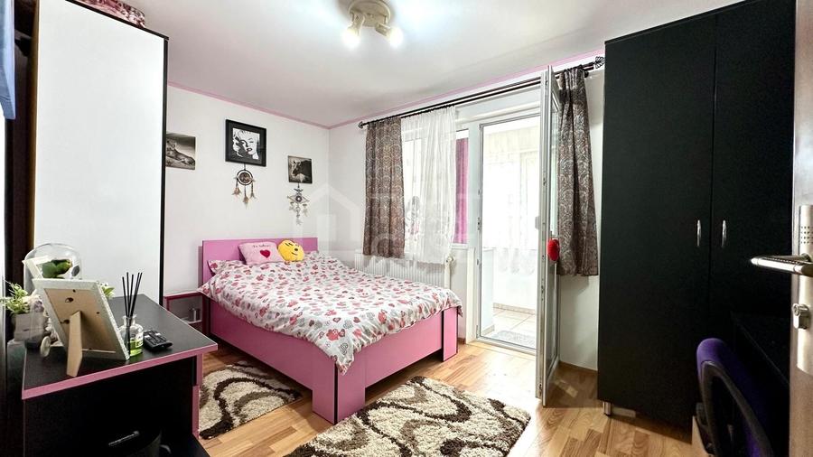 Apartament 3 camere, 2 balcoane inchise, loc de parcare, zona Junior