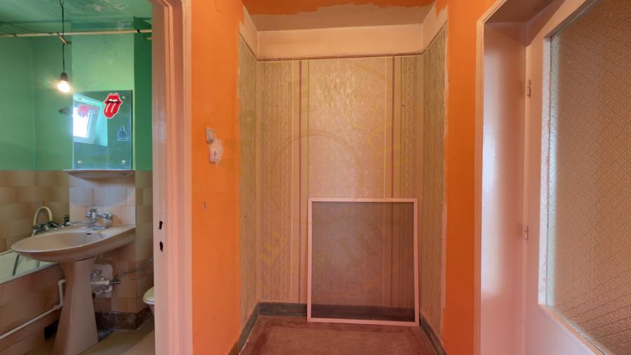Apartament 2 camere Etaj III / Str. Eliberării 17 -Carei- Comision 0% cumpărător