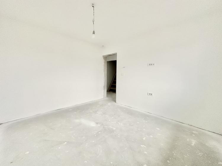 Duplex 4 camere - 2 bai - Teren 400 mp - Mosnita