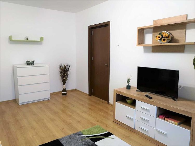 Garsoniera in bloc mixt reabilitat la 4 minute metrou Gorjului