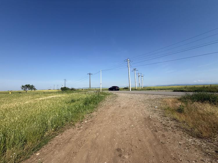 Teren 10 hectare pretabil pt panouri solare-Aricesti Rahtivani