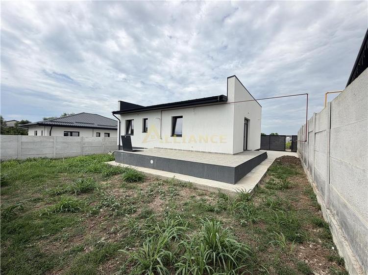 Casa de vânzare - 3 camere Comuna Berceni - confort, spatiu si intimitate