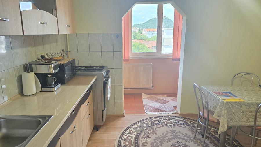 Vand apartament 2 camere decomandat, Deva, zona Liliacului, suprafata utila 49 m