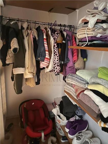 DAMBOVITA CASA 4 CAMERE, DECOMANDAT, PANOURI SOLARE