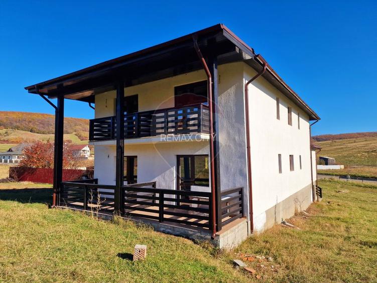 Casă / Vilă cu 8 camere de vânzare în zona Balaur - 56