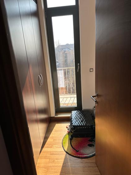 Apartament cu 4 camere, 3 grupuri sanitare, 2 terase, 1 boxa, 2 parcari - 2
