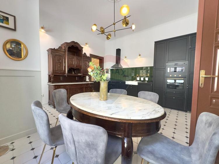 Apartament cu 3 camere de închiriat in Piata Unirii