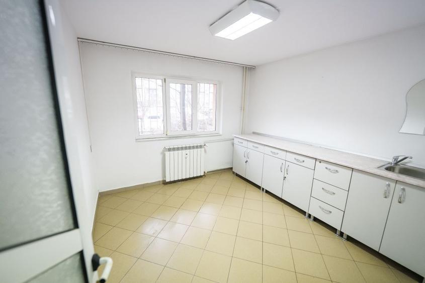 Spatiu parter, 56 mp, ideal cabinet medical, birouri sau servicii – Sarari