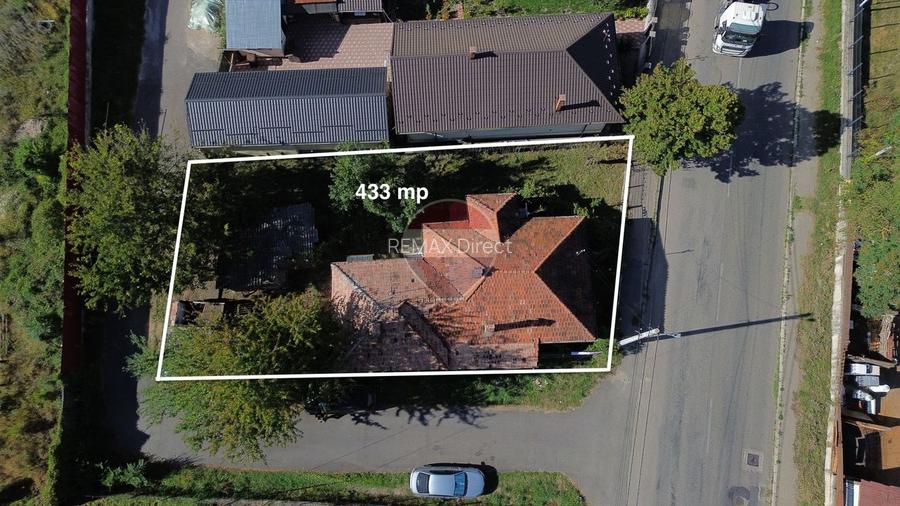 Casă de vânzare cu 6 camere in Câmpulung - zona Sud