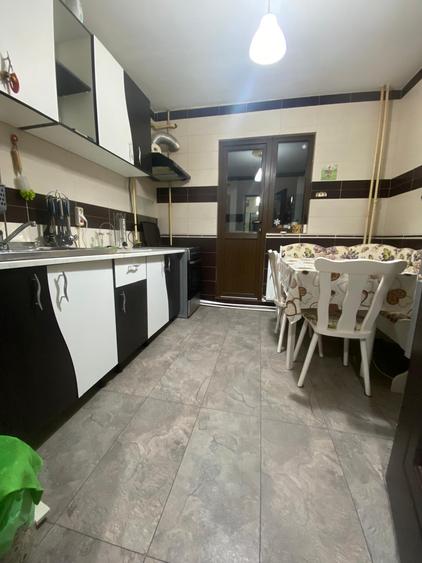Vanzare apartament 3 cam cf 1 dec et 3/8 mobilat Margeanului sector 5
