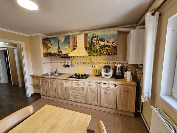 Apartament cu 3 camere, de vanzare, Calea Lipovei
