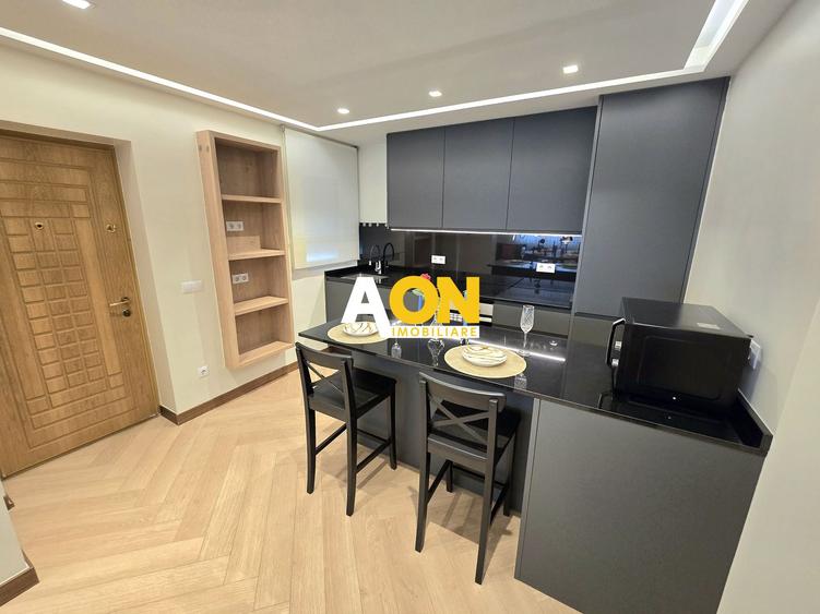 Apartament 3 Camere, Superfinisat, Zona Centru, cu Garaj