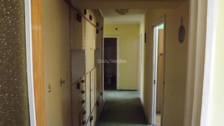Apartament 4 camere , central, bulevardul Independentei 6 - 6
