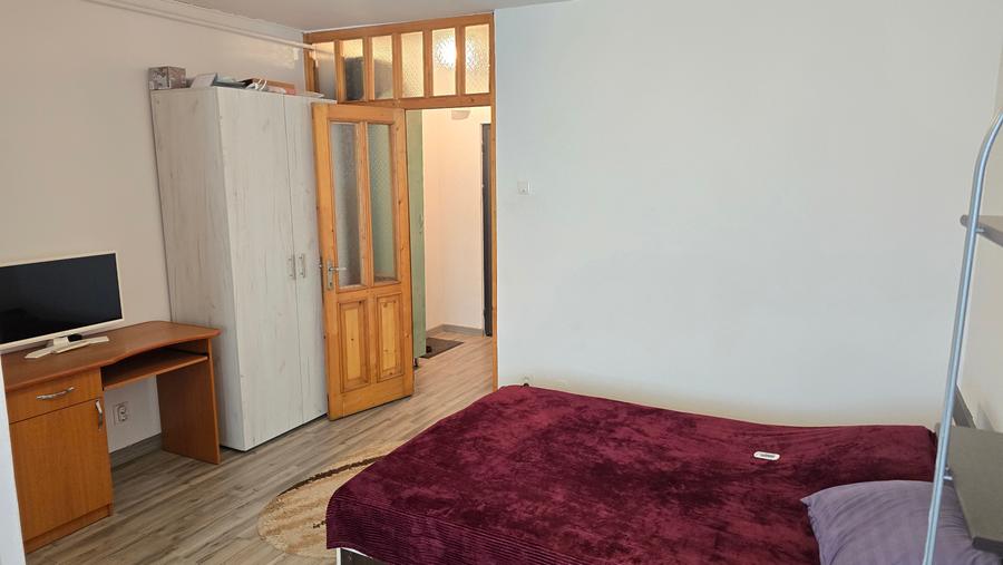 Vand garsoniera in Deva, zona Marasti, suprafata utila 28 mp, etaj 3, mobilata