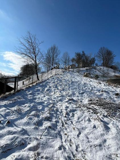 Casa la rosu-Zona Bistrita Bargaului-Teren-700mp