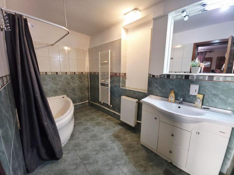 Hotel / Pensiune cu 7 camere de vânzare