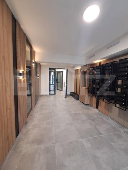 Apartament nou, impecabil, structura mare Tractorul