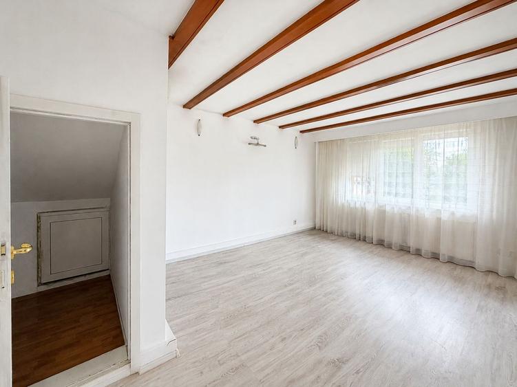 Casă individuală cu 3 dormitoare, balcon și curte | Ploiești | 217.000 €