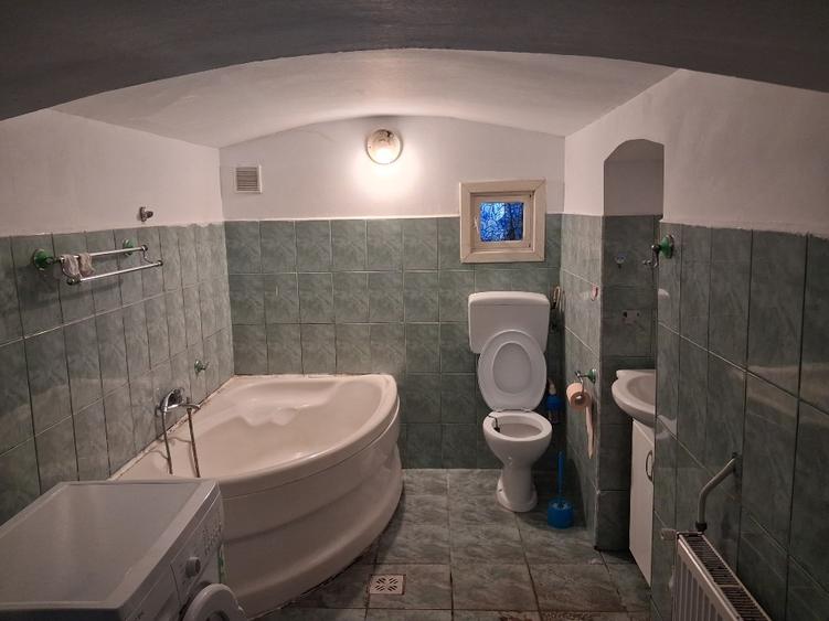 Vând apartament 2 camere în clădire istorică