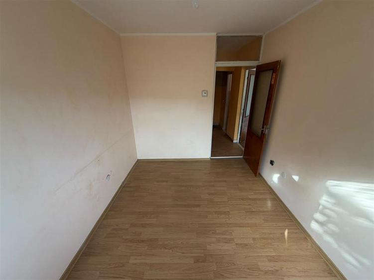 Apartament 3 camere, etaj 1, zona Centrala (fosta Autogara) 76 mp