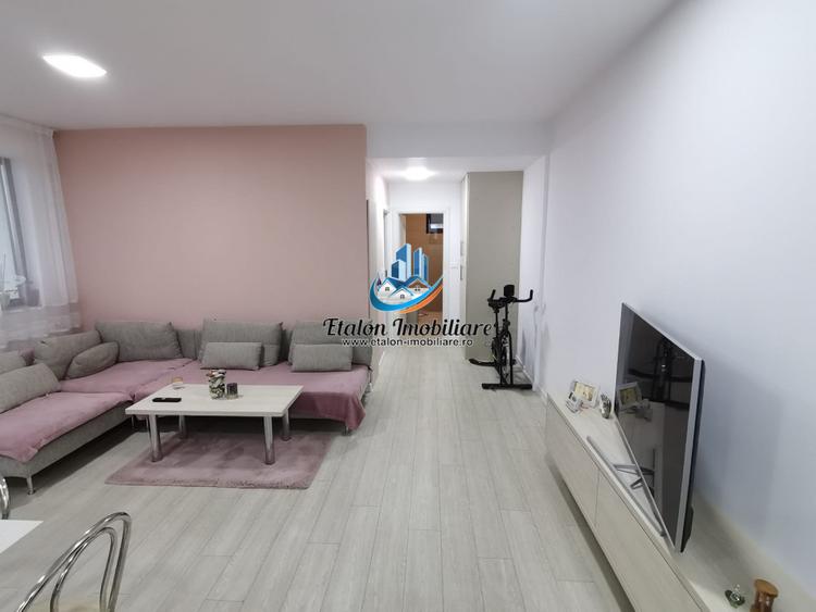 Apartament 2 camere, semidecomandat etaj 2, 69 mp utili, zona Fermelor
