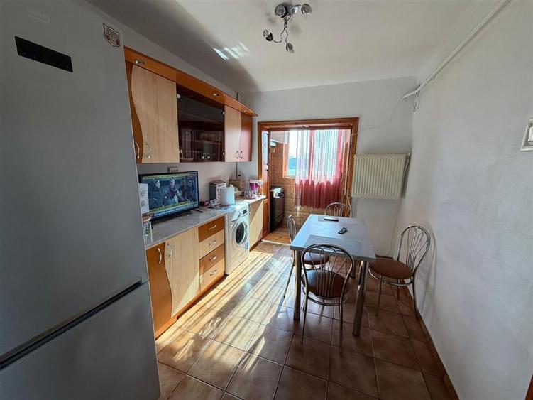 Apartament 3 camere, zona Sud - Amadeus - 70mp, etaj 4 cu acoperis