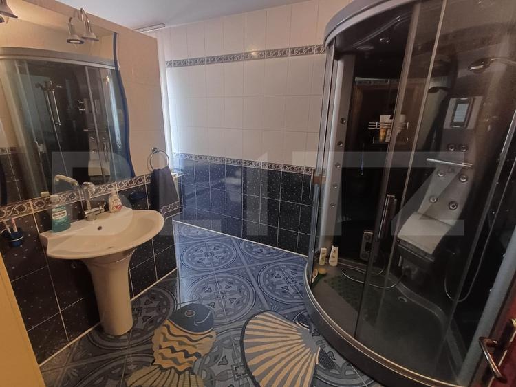 Vila de vanzare, 310 mp, teren 698 mp, zona Burdujeni