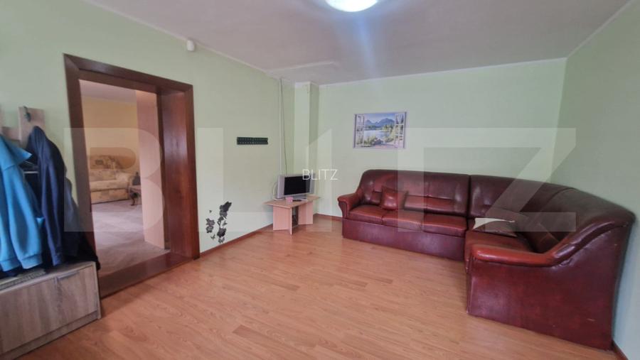 Casa cu teren 935 m , doua corpuri de case, Sacele -zona buna - 2