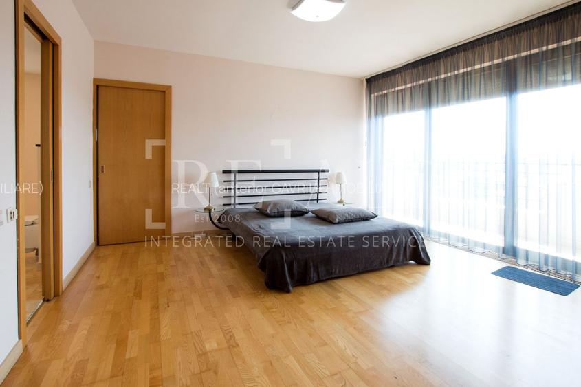Inchiriere apartament 3 camere | Generos, 2 x Parcare, Acces lift | Domenii