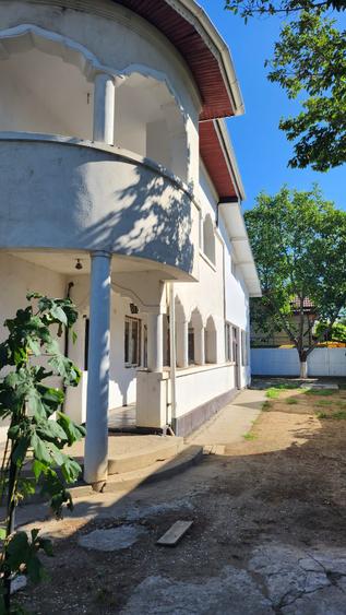 Vila superba 8 camere ,stil conac Brancovenesc