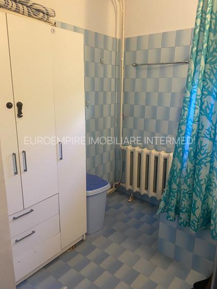 Casa 6 camere de vanzare zona KM 5 - 9