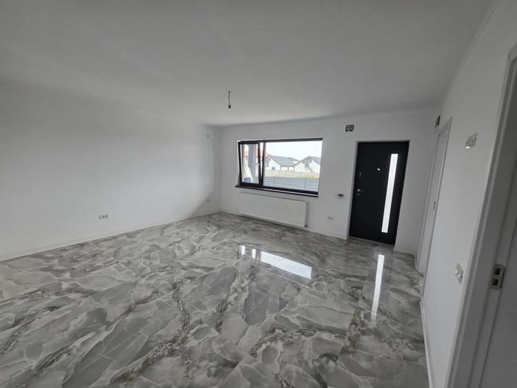 Exclusivitate, casa la sol cu posibilitate de mansardare, 3 camere, Valu lui Tr!