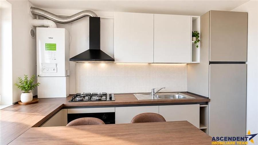 3 camere echipat,regim vila,terasa,balcon,parcare,boxa,TVA inclus,Uno Residence,